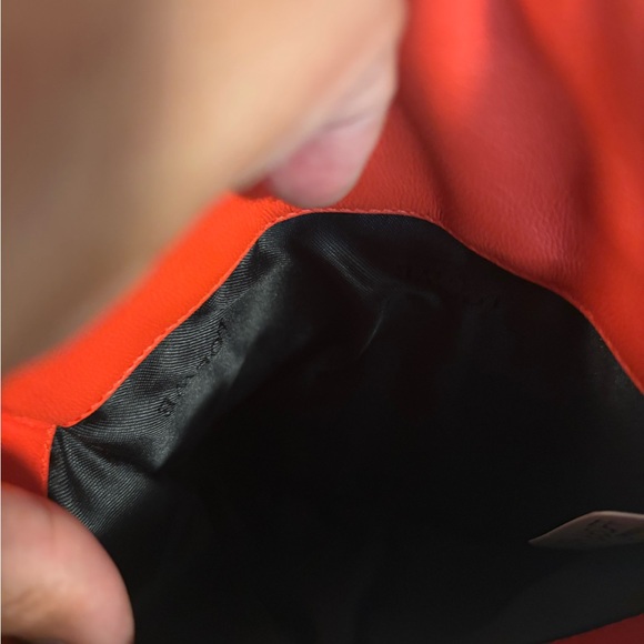 Beautiful Loewe Crossbody - Picture 8 of 8